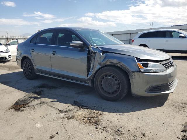 3VWDX7AJ3DM402589 - 2013 VOLKSWAGEN JETTA SE GRAY photo 4