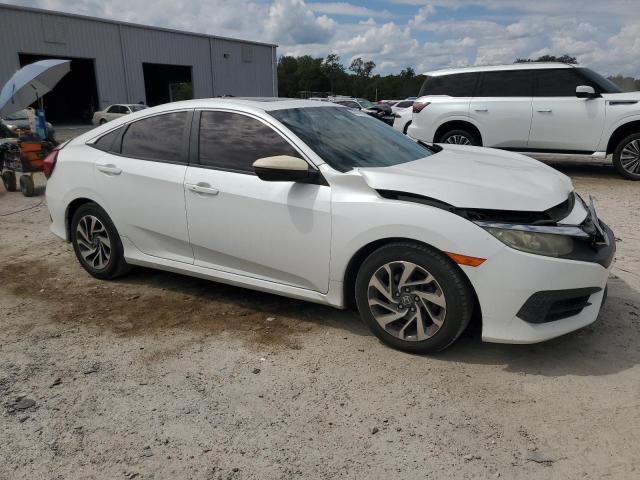 19XFC2F74GE001977 - 2016 HONDA CIVIC EX WHITE photo 4