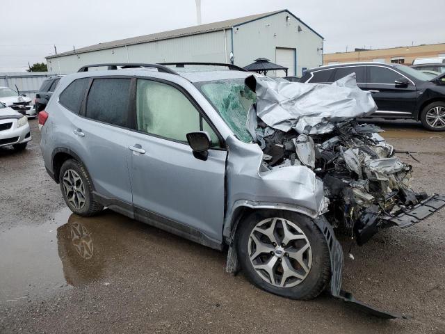 JF2SKEJC6MH489635 - 2021 SUBARU FORESTER TOURING SILVER photo 4