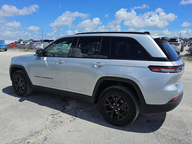 1C4RJHAG4R8520036 - 2024 JEEP GRAND CHEROKEE LAREDO فضي صورة 2