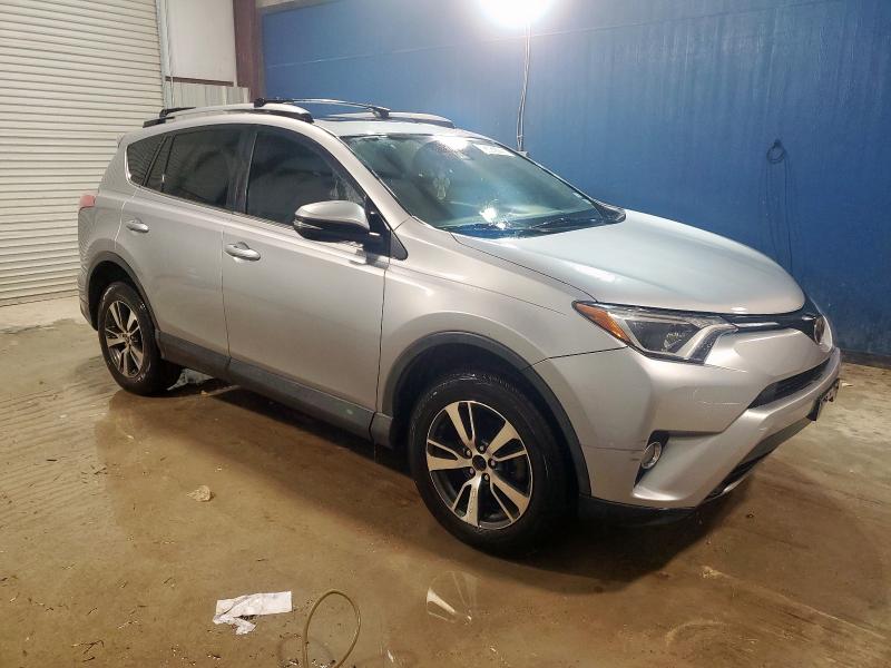 2T3WFREVXHW365973 - 2017 TOYOTA RAV4 XLE Gümüş foto 4