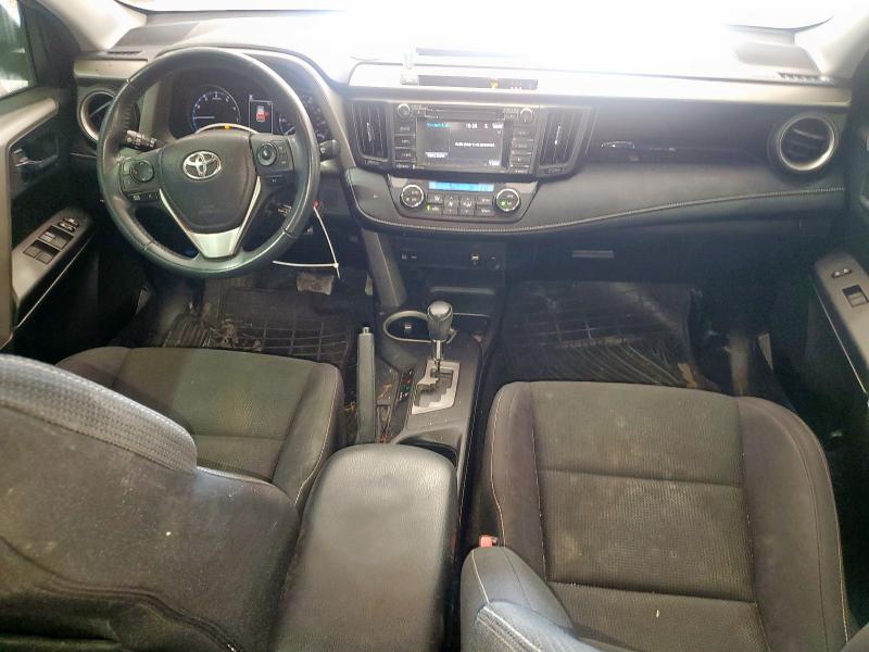 2T3WFREVXHW365973 - 2017 TOYOTA RAV4 XLE Gümüş foto 8