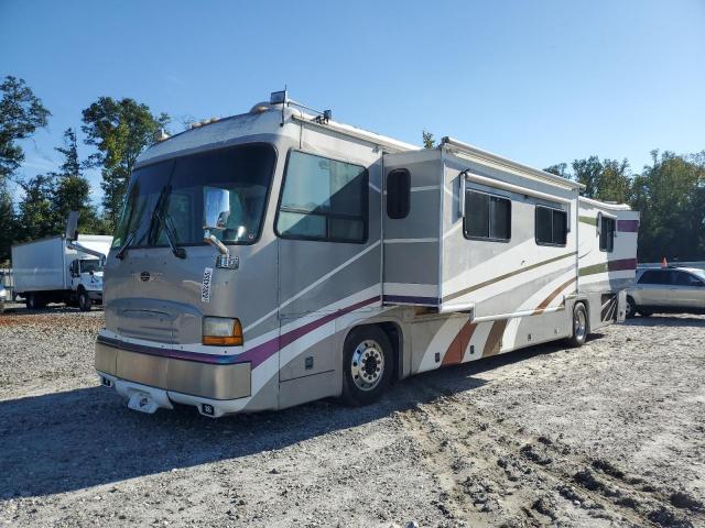 4UZ6LMEB7YCG66249 - 2000 FREIGHTLINER CHASSIS VCL SILVER photo 2