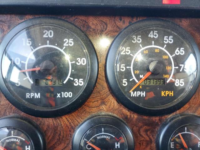 4UZ6LMEB7YCG66249 - 2000 FREIGHTLINER CHASSIS VCL SILVER photo 8