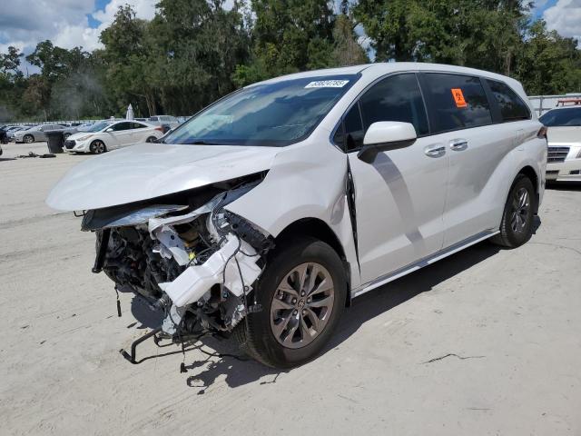 2024 TOYOTA SIENNA XLE, 