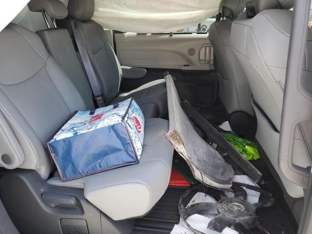 5TDYRKECXRS206704 - 2024 TOYOTA SIENNA XLE WHITE photo 11