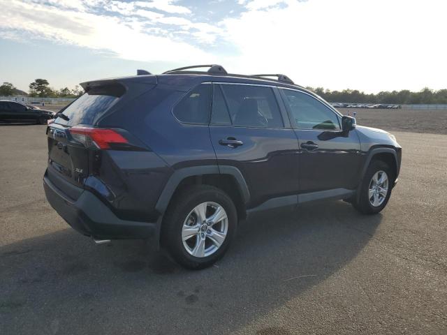 2T3W1RFV3LW101984 - 2020 TOYOTA RAV4 XLE BLUE photo 3