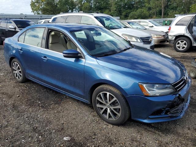 3VWDB7AJ9HM356352 - 2017 VOLKSWAGEN JETTA SE BLUE photo 4