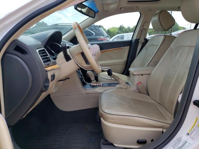 3LNHL2JC5CR817611 - 2012 LINCOLN MKZ WHITE photo 13