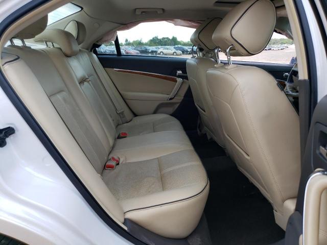 3LNHL2JC5CR817611 - 2012 LINCOLN MKZ WHITE photo 20