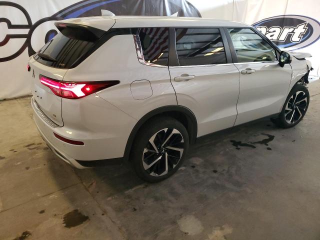 JA4J4VA82RZ084366 - 2024 MITSUBISHI OUTLANDER SE WHITE photo 3
