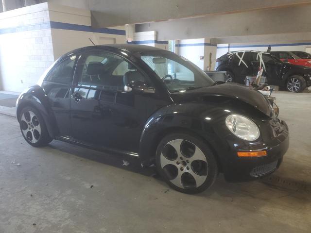 3VWPW3AG6AM007542 - 2010 VOLKSWAGEN NEW BEETLE შავი ფოტო 4