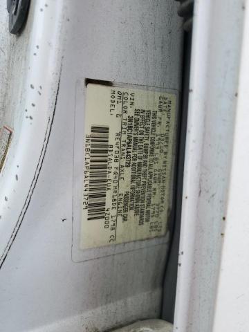 3N1BC1AP6AL443729 - 2010 NISSAN VERSA S Biały zdjęcie 12