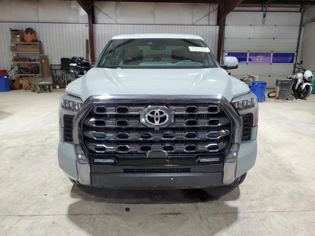 5TFNA5DBXRX230287 - 2024 TOYOTA TUNDRA CREWMAX PLATINUM ნაცრისფერი ფოტო 5