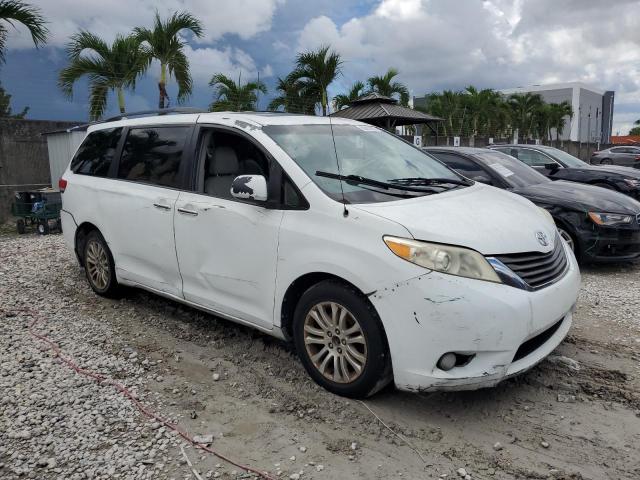 5TDYK3DC4ES414728 - 2014 TOYT SIENNA XLE WHITE photo 4
