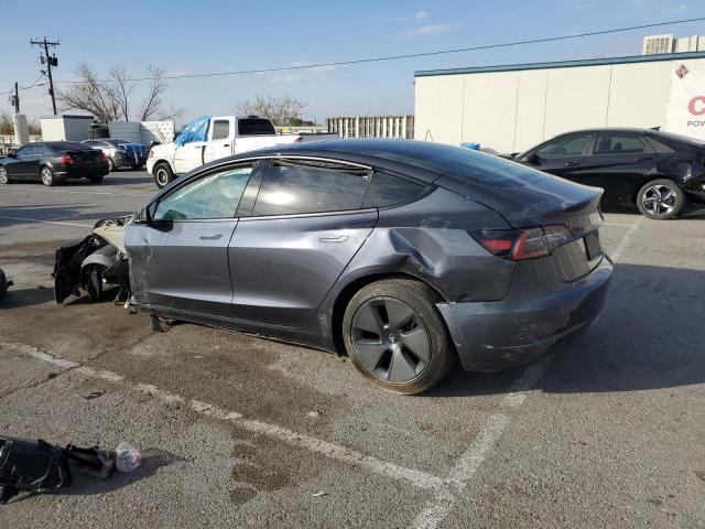5YJ3E1EA9PF399850 - 2023 TESLA MODEL 3 Silber Foto 2