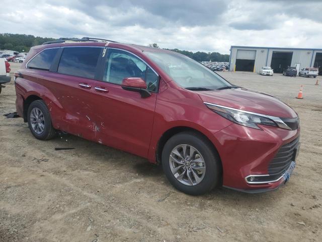 5TDYRKEC1RS188674 - 2024 TOYOTA SIENNA XLE ბურგუნდია ფოტო 4