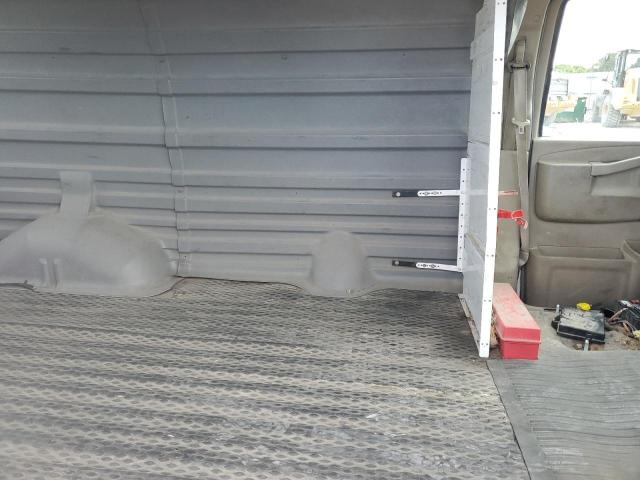 1GCWGAHF4G1241763 - 2016 CHEVROLET EXPRESS G2 WHITE photo 11