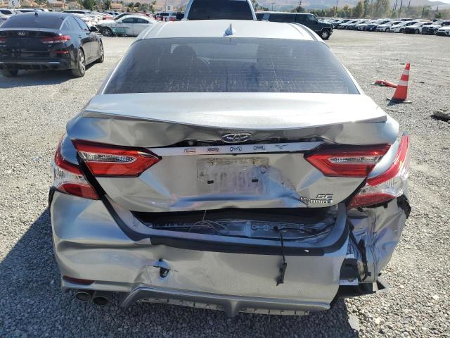 4T1G31AK7LU012960 - 2020 TOYOTA CAMRY SE SILVER photo 6