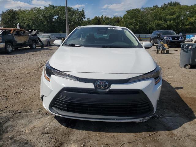 5YFB4MDE4RP132336 - 2024 TOYOTA COROLLA LE თეთრი ფოტო 5