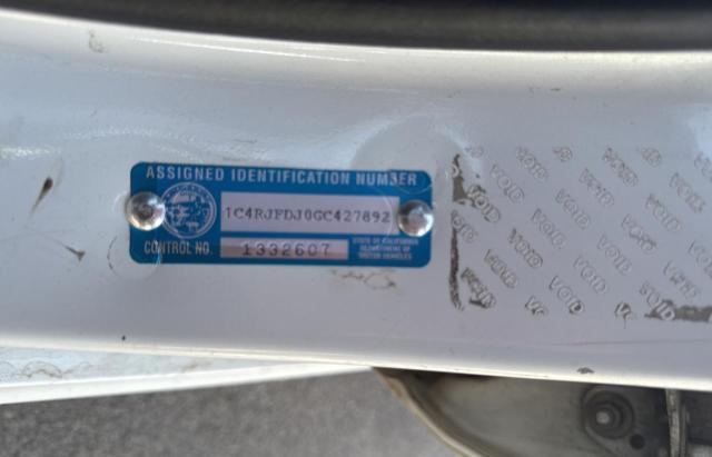 1C4RJFDJ0GC427892 - 2016 JEEP GRAND CHER SRT-8 WHITE photo 10