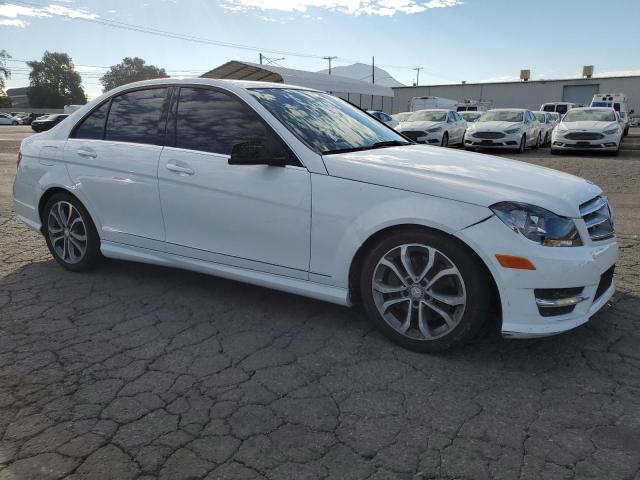 WDDGF8ABXDA783863 - 2013 MERCEDES-BENZ C 300 4MATIC WHITE photo 4