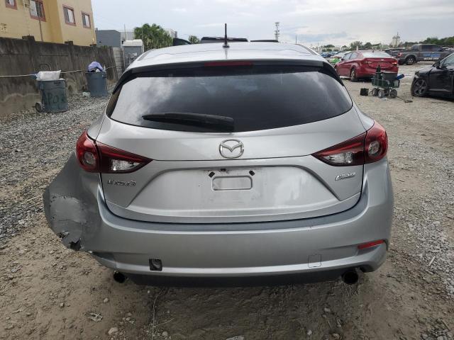 3MZBN1K71JM201296 - 2018 MAZDA 3 SPORT Silber Foto 6
