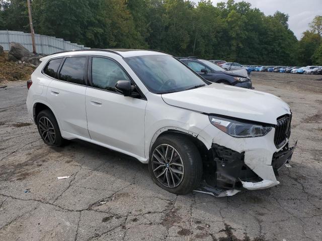 WBX73EF09P5W21036 - 2023 BMW X1 XDRIVE28I WHITE photo 4