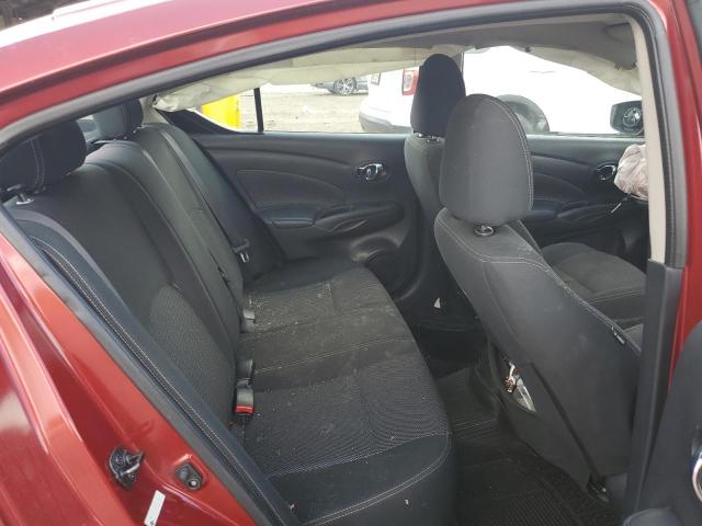 3N1CN7APXJL817356 - 2018 NISSAN VERSA S 红色 照片 10