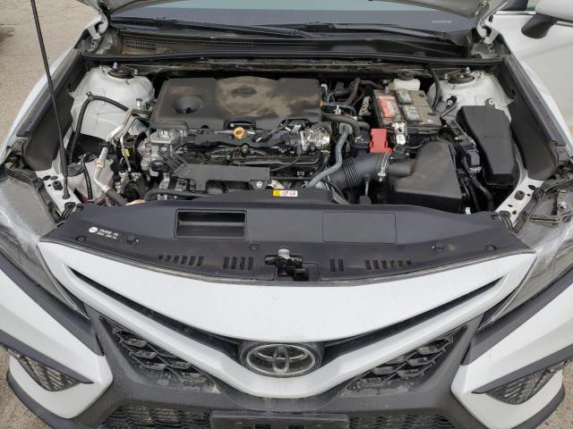 4T1T11AK3RU215776 - 2024 TOYOTA CAMRY SE NIGHT SHADE WHITE photo 11