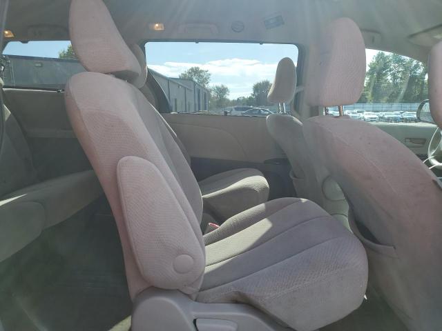 5TDKK3DC3DS350699 - 2013 TOYOTA SIENNA LE ნაცრისფერი ფოტო 11