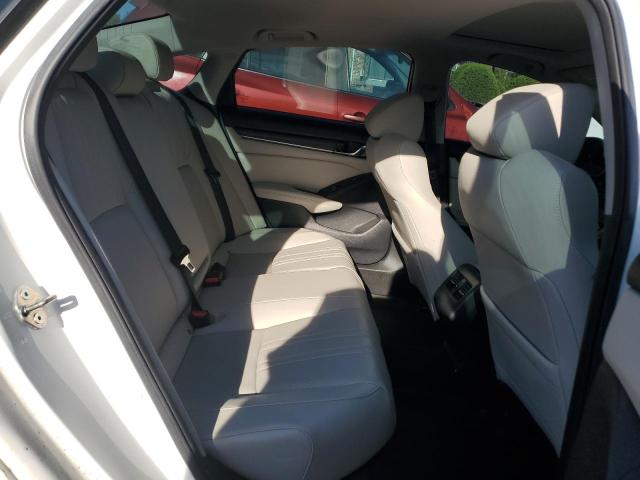 1HGCV2F98KA009236 - 2019 HONDA ACCORD TOURING WHITE photo 10