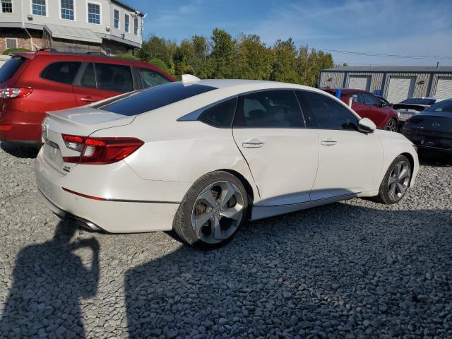1HGCV2F98KA009236 - 2019 HONDA ACCORD TOURING WHITE photo 3