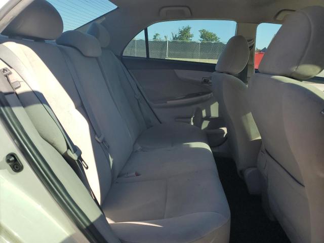 5YFBU4EE2DP189562 - 2013 TOYOTA COROLLA BASE WHITE photo 10