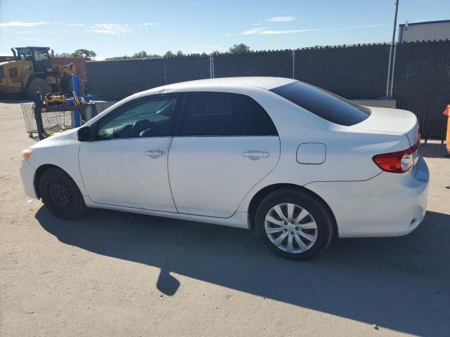 5YFBU4EE2DP189562 - 2013 TOYOTA COROLLA BASE WHITE photo 2