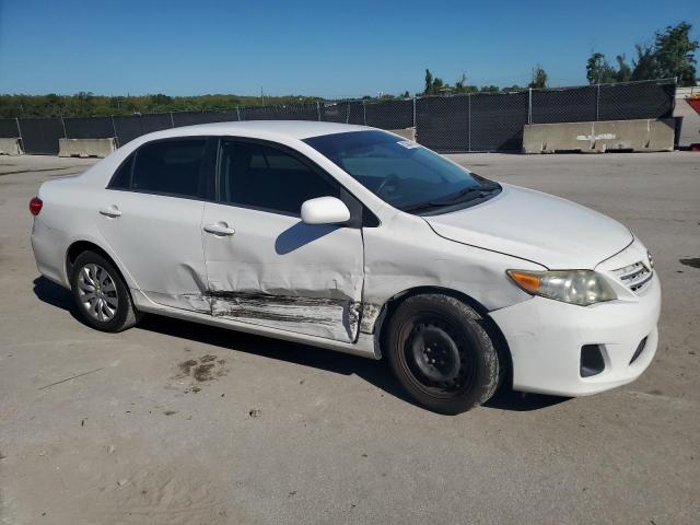 5YFBU4EE2DP189562 - 2013 TOYOTA COROLLA BASE WHITE photo 4