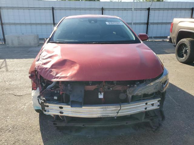 5YFEPRAE3LP099827 - 2020 TOYOTA COROLLA LE Rojo foto 5