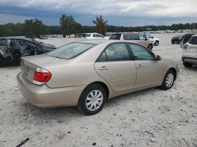 4T1BE30K15U082815 - 2005 TOYOTA CAMRY LE ოქროსფერი ფოტო 3