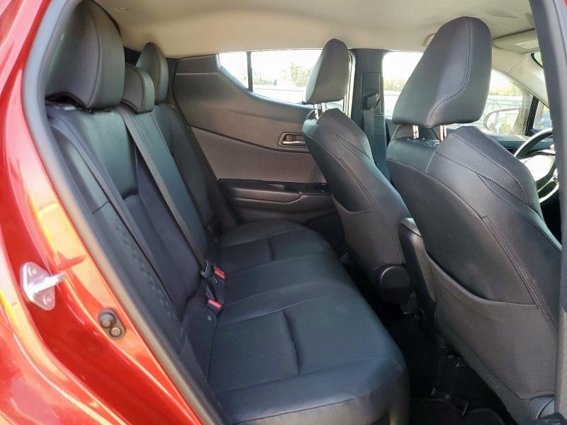 NMTKHMBX2NR140430 - 2022 TOYOTA C-HR XLE წითელი ფოტო 10