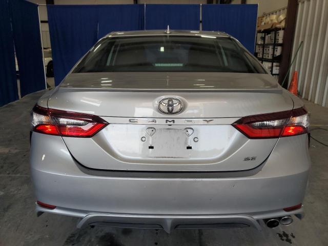 4T1G11AK4RU248612 - 2024 TOYOTA CAMRY SE NIGHT SHADE SILVER photo 6