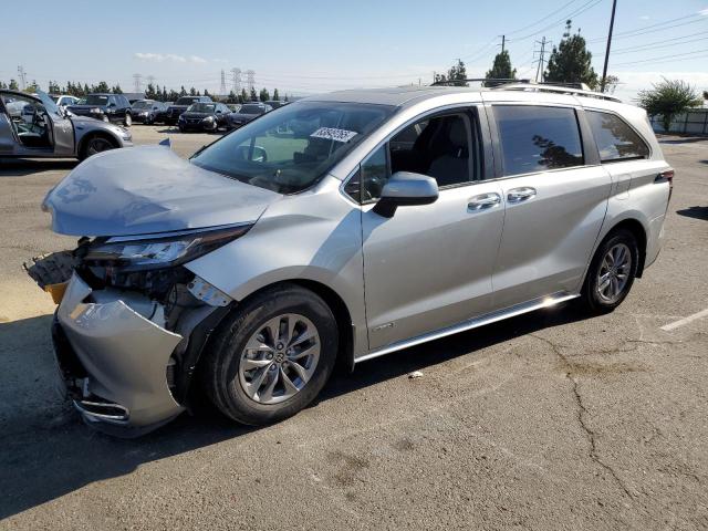 2021 TOYOTA SIENNA XLE, 