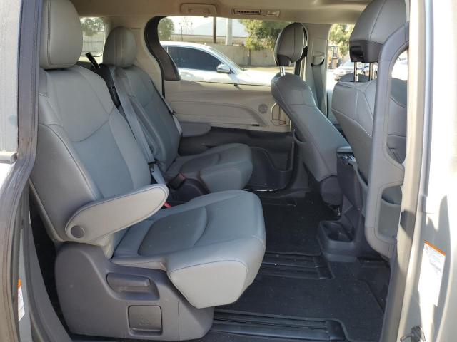 5TDYRKEC7MS074753 - 2021 TOYOTA SIENNA XLE Gümüş foto 10