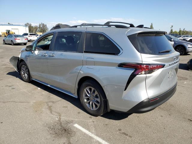 5TDYRKEC7MS074753 - 2021 TOYOTA SIENNA XLE Gümüş foto 2