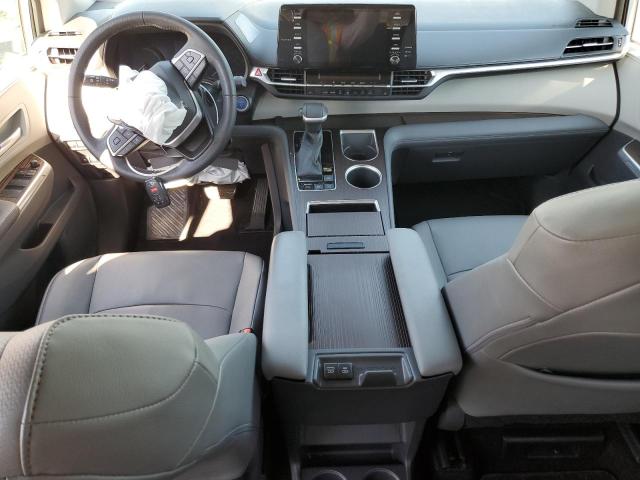 5TDYRKEC7MS074753 - 2021 TOYOTA SIENNA XLE Gümüş foto 8