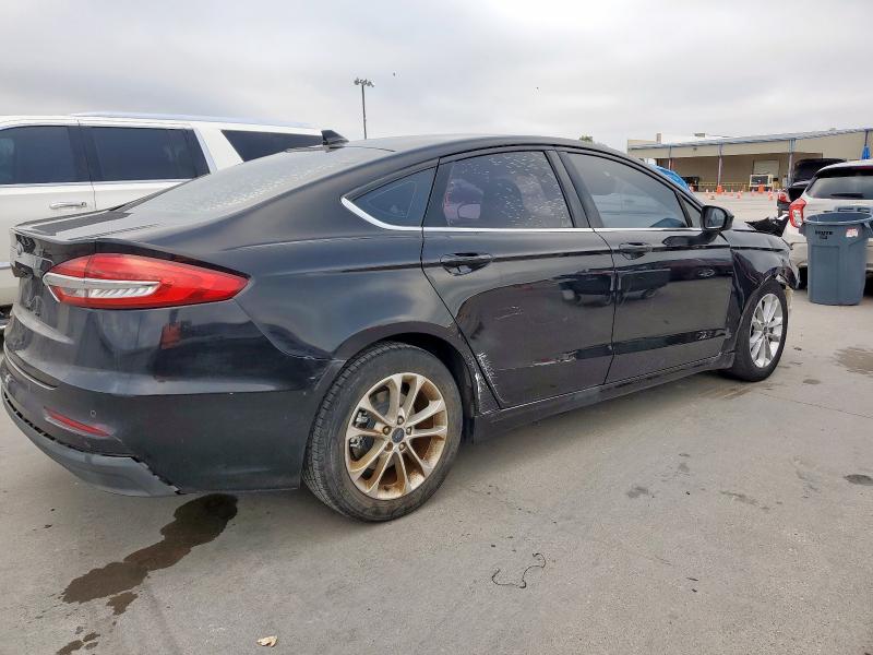 3FA6P0H70LR153527 - 2020 FORD FUSION SE BLACK photo 3