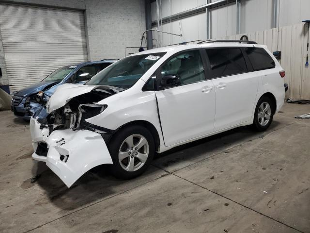 2016 TOYOTA SIENNA LE, 