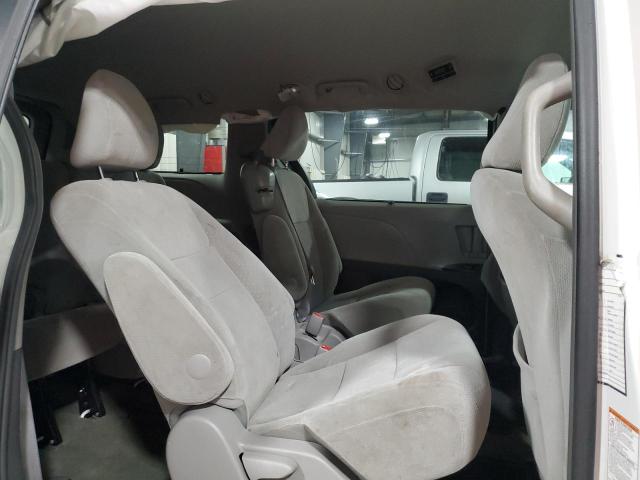 5TDKK3DC7GS705586 - 2016 TOYOTA SIENNA LE 白色 照片 11