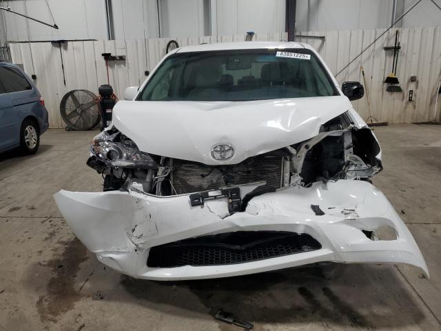 5TDKK3DC7GS705586 - 2016 TOYOTA SIENNA LE 白色 照片 5
