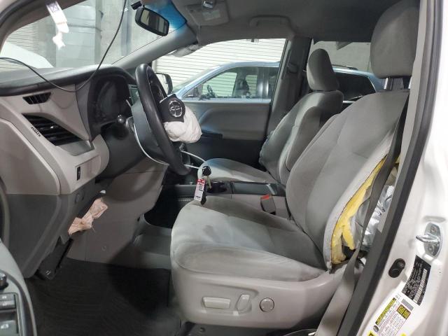 5TDKK3DC7GS705586 - 2016 TOYOTA SIENNA LE 白色 照片 7