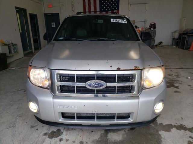 1FMCU0D78BKA05538 - 2011 FORD ESCAPE XLT Srebrny zdjęcie 5